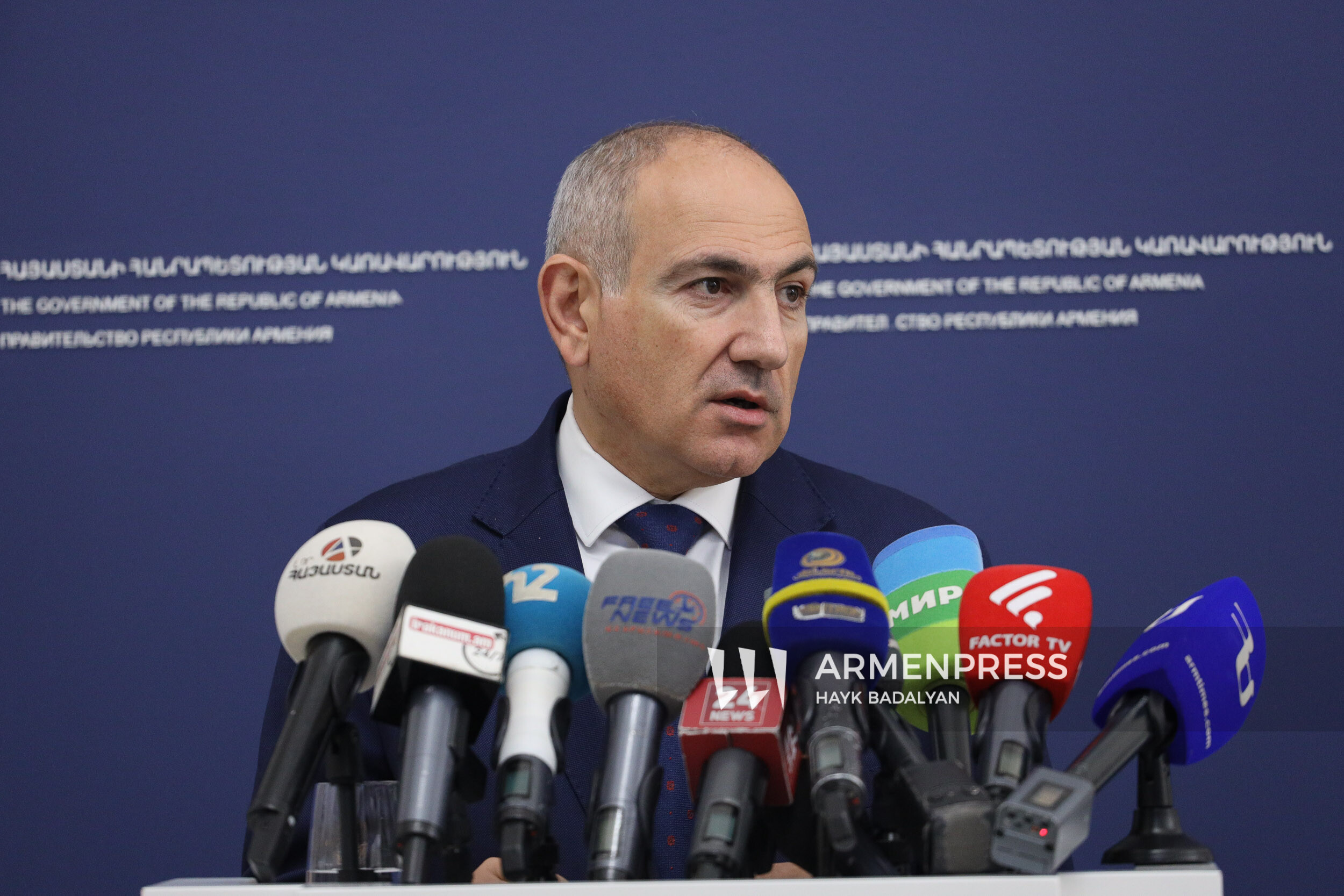 Փաշինյանն արցախցու վրա հոխորտում է․ «Գնայիր զոհվեիր, դու խի՞ ես կենդանի»
