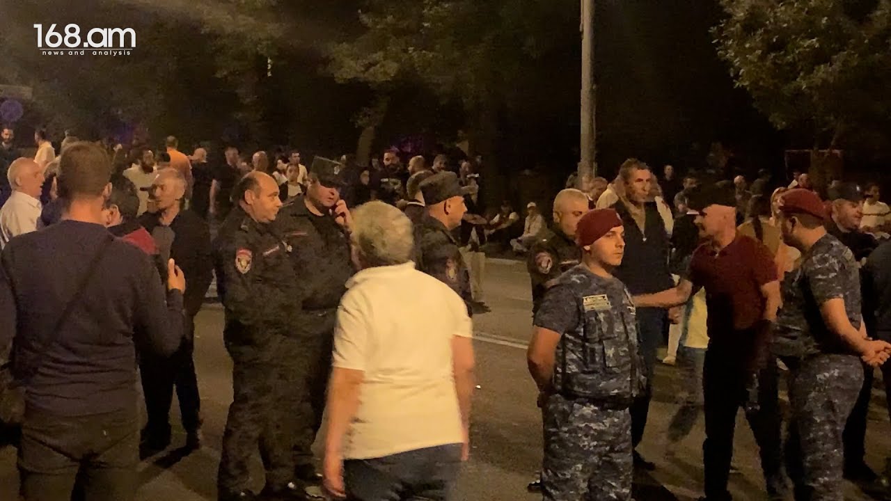 «Արա, լսի, այ տղա, կգոռամ. Փակեք փողոցը»․ Բաղրամյան պողոտայում իրավիճակը լարվեց